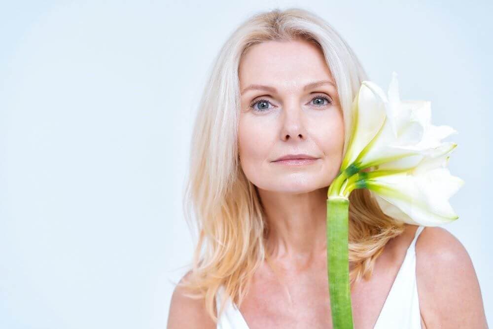 成熟女人的必經之路,讓我們更懂得善待自己與最親愛的媽媽,提早保養、呵護,預防更年期常見症狀