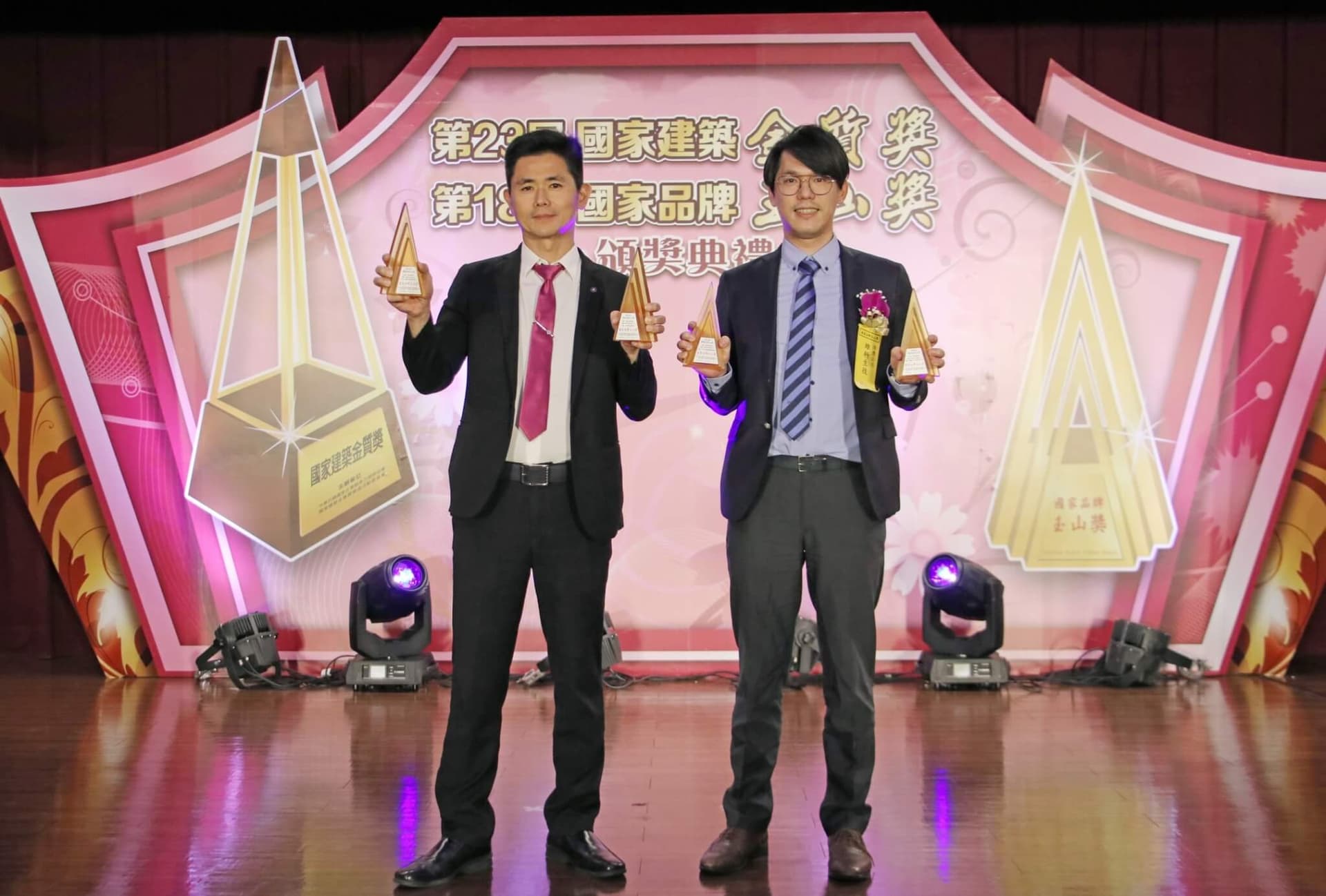 呂世博領軍,婕樂纖橫掃「2021國家品牌玉山獎」6項大獎