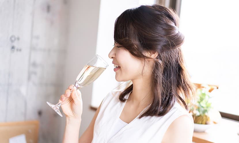 業界首推會變色的漂浮莓果飲!婕樂纖「雪花紫纖飲」可增加30%代謝率,控糖補水,輕盈不爆卡