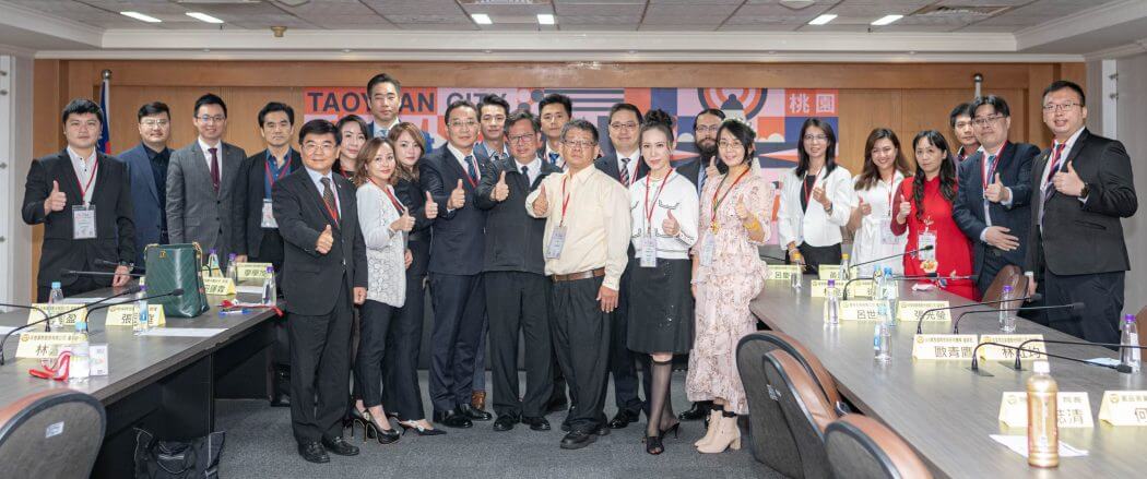 ▲華人公益金傳獎得獎企業拜訪桃園市政府，受邀企業主與鄭文燦市長合影。