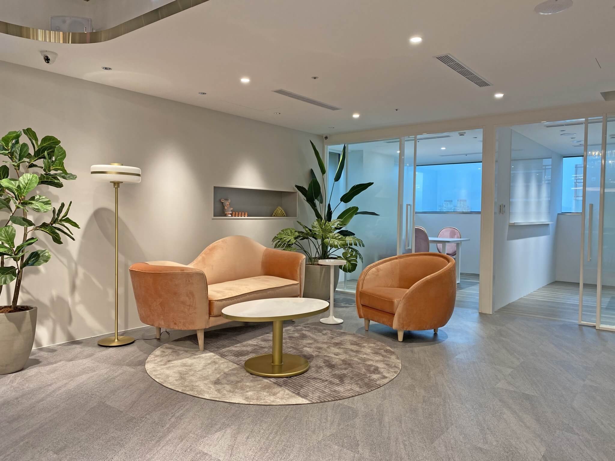 婕樂纖培訓總部洽談區